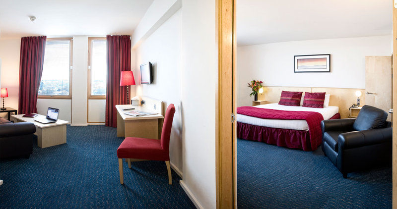 St Giles Heathrow - A St Giles Hotel Feltham Exterior photo